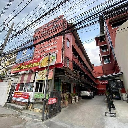 Ratanawong Place 823 Bangkok Esterno foto