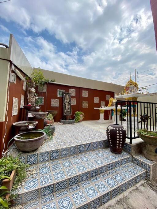 Ratanawong Place 823 Bangkok Esterno foto