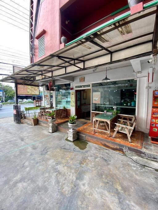 Ratanawong Place 823 Bangkok Esterno foto